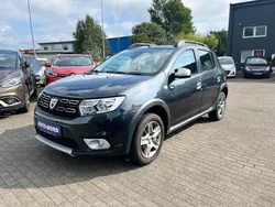 Grau Gebraucht 2017 Dacia Sandero Prestige Kleinwagen | 7.990 € (Etwas zu teuer)