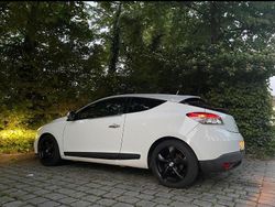 Weiß Gebraucht 2009 Renault Mégane Coupé Night&Day Coupé | 3.799 € (Fairer Preis)