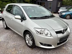 Silber Gebraucht 2009 Toyota Auris Life Limousine | 6.390 € (Etwas zu teuer)