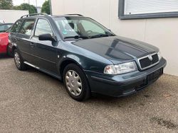 Grau Gebraucht 2005 Skoda Octavia Tour Kombi | 1.999 € (Fairer Preis)