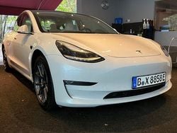 Weiß Gebraucht 2020 Tesla Model 3 Limousine | 22.900 € (Fairer Preis)