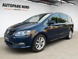 Blau Gebraucht 2015 VW Sharan Highline Van / Kleinbus | 11.999 € (Fairer Preis)