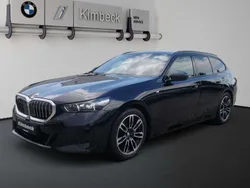 M carbonschwarz metallic Gebraucht 2024 BMW 540 Comfort Edition Kombi | 67.990 €