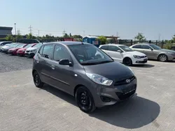 Grau Gebraucht 2013 Hyundai i10 Edition Kleinwagen | 3.499 € (Fairer Preis)