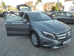 Grau Gebraucht 2014 Mercedes GLA200 Urban SUV | 17.990 € (Fairer Preis)