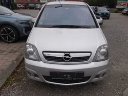 Silber Gebraucht 2009 Opel Meriva Innovation Van / Kleinbus | 2.990 € (Fairer Preis)