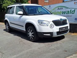 Weiß Gebraucht 2013 Skoda Yeti Active SUV | 6.190 € (Etwas zu teuer)