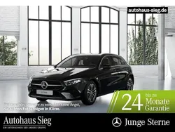 Kosmosschwarz Gebraucht 2024 Mercedes A180 Progressive Limousine | 28.950 € (Fairer Preis)