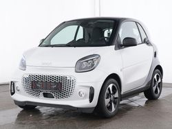 Weiß Gebraucht 2024 Smart ForTwo Electric Drive Passion Coupé | 18.950 € (Teuer)