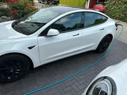Weiß Gebraucht 2023 Tesla Model 3 Limousine | 30.400 € (Fairer Preis)