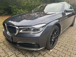 Arktikgrau Gebraucht 2018 BMW 740L Sport Line Limousine | 29.950 €