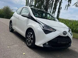 Weiß Gebraucht 2019 Toyota Aygo Kleinwagen | 6.250 € (Guter Preis)