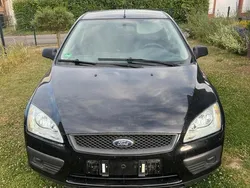 Schwarz Gebraucht 2005 Ford Focus Limousine | 1.499 € (Guter Preis)