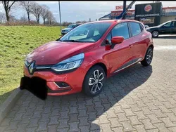 Rot Gebraucht 2020 Renault Clio V Business Kleinwagen | 12.499 € (Etwas zu teuer)