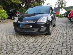 Schwarz Gebraucht 2007 Ford Fiesta Ambiente Kleinwagen | 1.200 € (Fairer Preis)