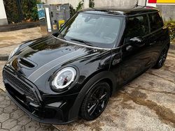 Schwarz Gebraucht 2023 Mini Cooper S Kleinwagen | 27.333 € (Teuer)