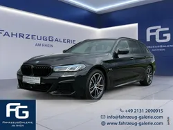 Black sapphire metallic Gebraucht 2022 BMW 530e M Sport Kombi | 34.960 € (Fairer Preis)