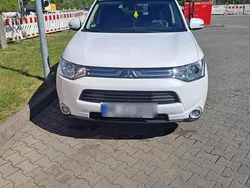 Weiß Gebraucht 2013 Mitsubishi Outlander SUV | 8.200 €