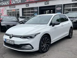 Weiß Gebraucht 2023 VW Golf VIII Move Limousine | 25.990 € (Fairer Preis)