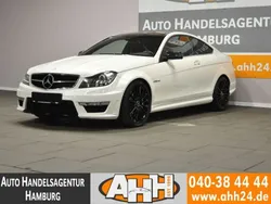 Manufaktur diamantweiss bright Gebraucht 2011 Mercedes C63 AMG AMG Coupé | 35.963 €