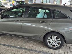 Grau Gebraucht 2017 Opel Astra Selection Kombi | 7.500 € (Fairer Preis)
