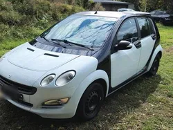Weiß Gebraucht 2007 Smart ForFour Limousine | 2.550 €