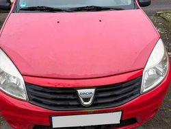 Rot Gebraucht 2010 Dacia Sandero Limousine | 2.500 € (Fairer Preis)