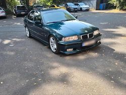 Grün Gebraucht 1995 BMW 328 Limousine | 6.799 €