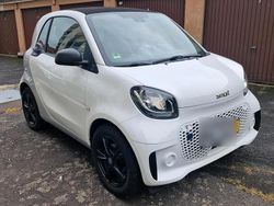 Weiß Gebraucht 2021 Smart ForTwo Electric Drive Kleinwagen | 9.000 € (Fairer Preis)