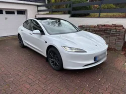 Weiß Gebraucht 2024 Tesla Model 3 Limousine | 37.899 € (Teuer)
