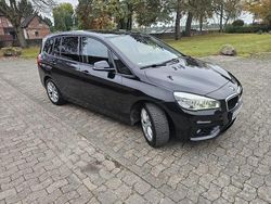 Schwarz Gebraucht 2016 BMW 220 Gran Tourer Advantage Van / Kleinbus | 9.999 €