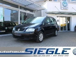 Schwarz Gebraucht 2006 VW Touran Van / Kleinbus | 2.980 € (Fairer Preis)