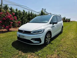 Weiß Gebraucht 2020 VW Touran Van / Kleinbus | 33.599 €