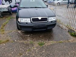 Schwarz Gebraucht 2003 Skoda Octavia Kombi | 1.350 €