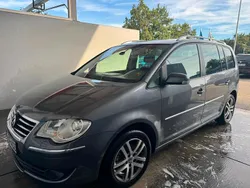 Grau Gebraucht 2007 VW Touran Van / Kleinbus | 4.000 € (Teuer)