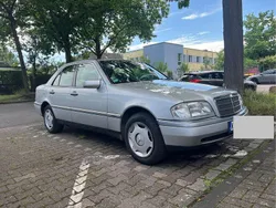 Silber Gebraucht 1994 Mercedes C220 Elegance Limousine | 8.700 €