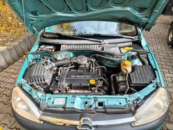 Grün Gebraucht 2003 Opel Corsa Kleinwagen | 1.499 € (Fairer Preis)