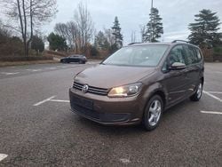 Braun Gebraucht 2014 VW Touran Trendline Van / Kleinbus | 8.999 € (Fairer Preis)