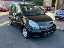Schwarz Gebraucht 2004 Toyota Yaris Verso Sol Van / Kleinbus | 6.300 €