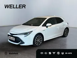 Weiss Gebraucht 2021 Toyota Corolla Team Limousine | 22.480 € (Fairer Preis)