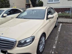 Gelb Gebraucht 2016 Mercedes E200 Limousine | 8.000 € (Etwas zu teuer)