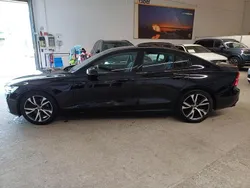 Schwarz Gebraucht 2022 Volvo S60 R-Design Limousine | 22.600 € (Superpreis)