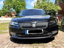Schwarz Gebraucht 2019 Skoda Superb SportLine Kombi | 18.199 €