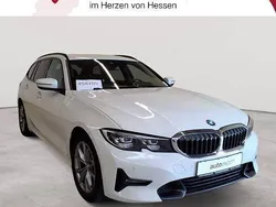 Alpinweiß Gebraucht 2021 BMW 318 Sport Line Kombi | 16.990 € (Fairer Preis)