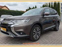 Braun Gebraucht 2018 Mitsubishi Outlander Diamant Edition SUV | 17.590 € (Fairer Preis)