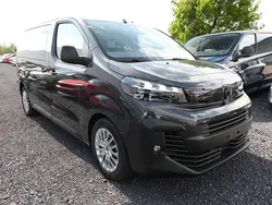 Titanium grau metallic Neu 2024 Peugeot Expert S Van | 39.384 € (Etwas zu teuer)