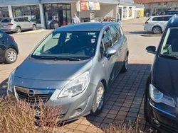 Grau Gebraucht 2010 Opel Meriva Innovation Van / Kleinbus | 2.900 € (Guter Preis)