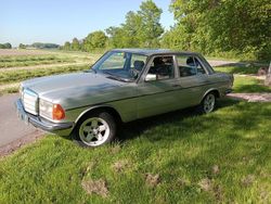 Silber Gebraucht 1979 Mercedes E280 Limousine | 17.900 €