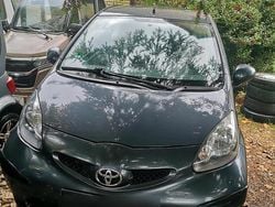 Blau Gebraucht 2005 Toyota Aygo Kleinwagen | 2.200 € (Teuer)