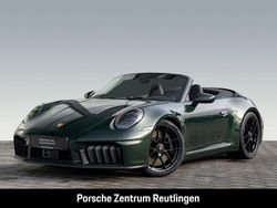 Grün Neu 2025 Porsche 911 Carrera 4 Cabriolet Cabrio | 228.156 € (Etwas zu teuer)
